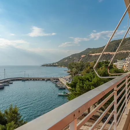 Mc 2 Residences Loutraki  Exterior photo