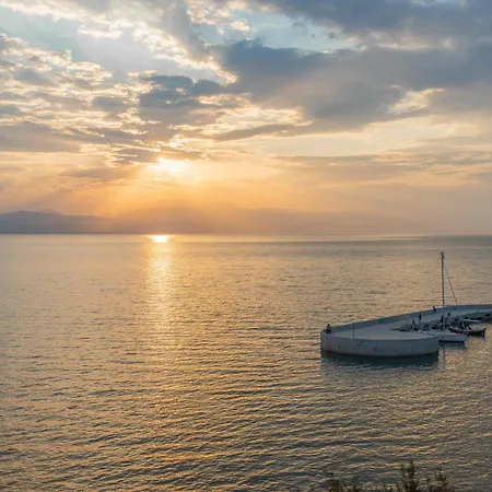 Mc 2 Residences Loutraki  Exterior photo